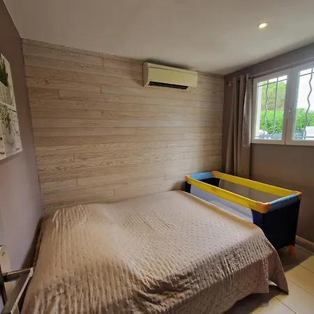 Pavillon 3 Dans Avec Piscine *