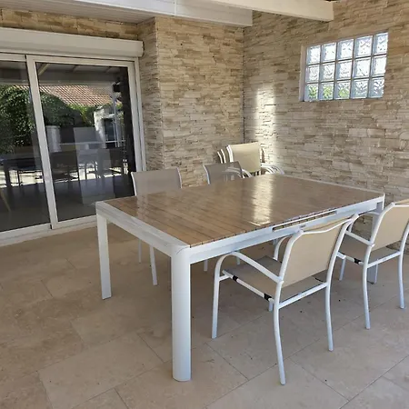 Pavillon 3 Dans Avec Piscine *