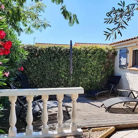 Holiday home Pavillon 3 Dans Avec Piscine *