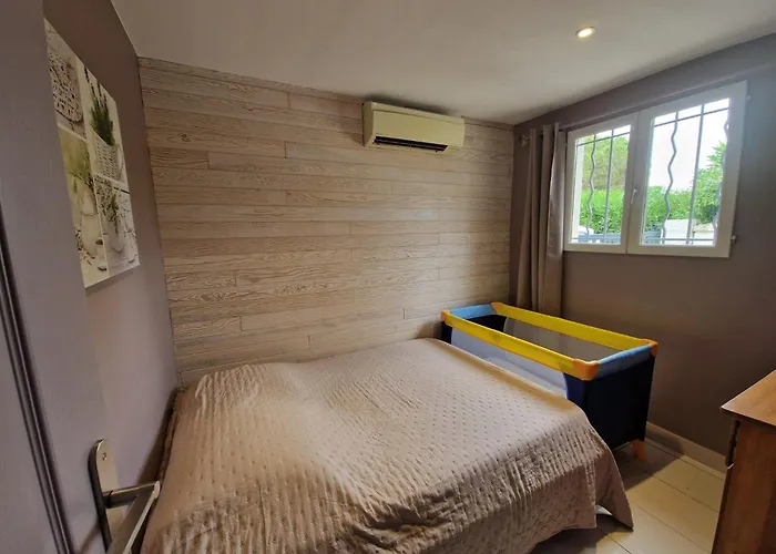 Pavillon 3 Dans Avec Piscine *