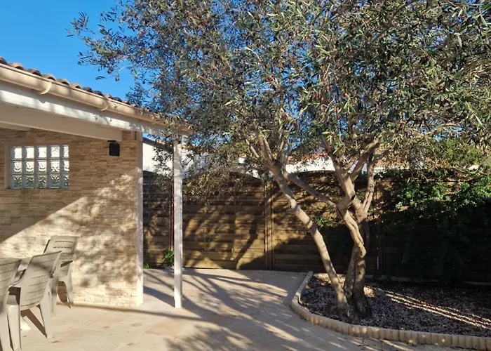 Pavillon 3 Dans Avec Piscine Vendres